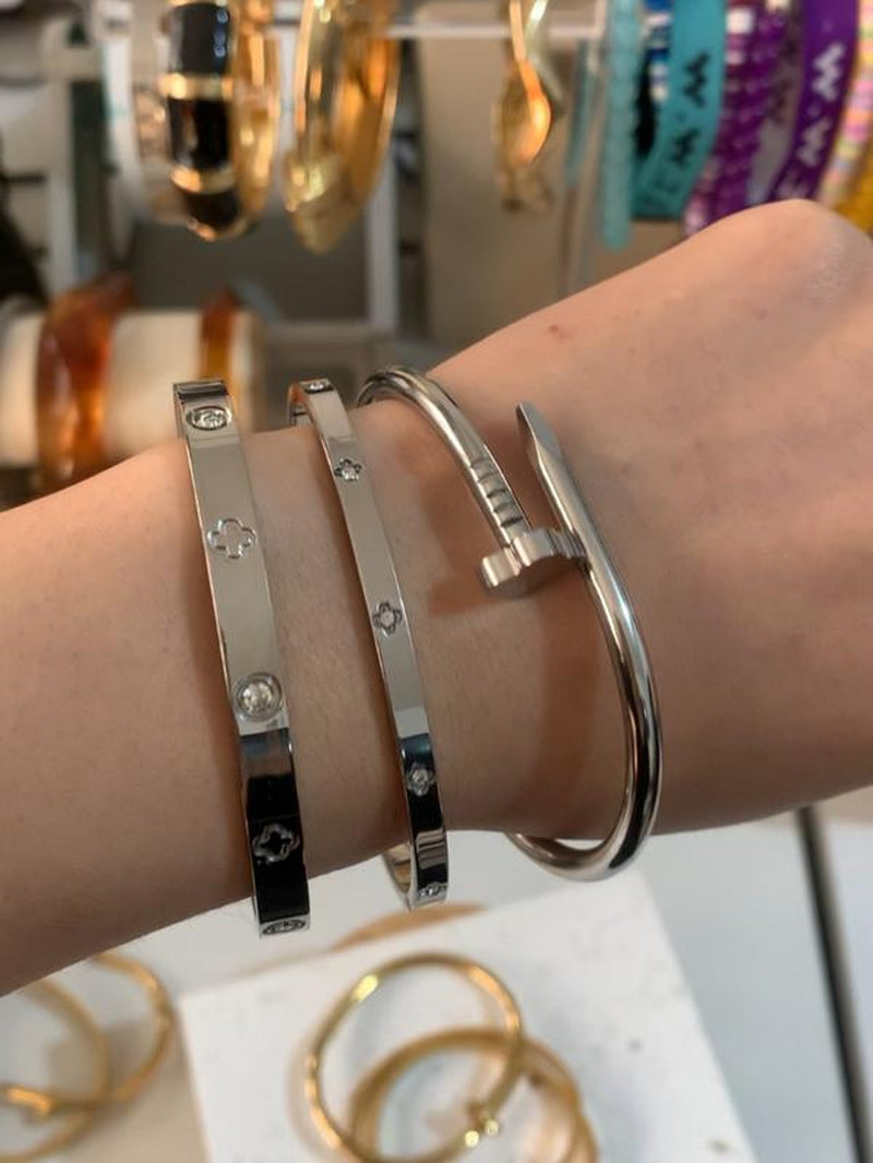 Women'S Stainless Steel Bracelet Set, Flower Nail Design , Casual Style Jewelry for Women, Perfect Gift for Her, High Quality Bracelet